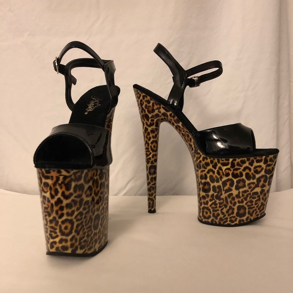 Pleaser Shoes - Pleaser leopard print platform heels